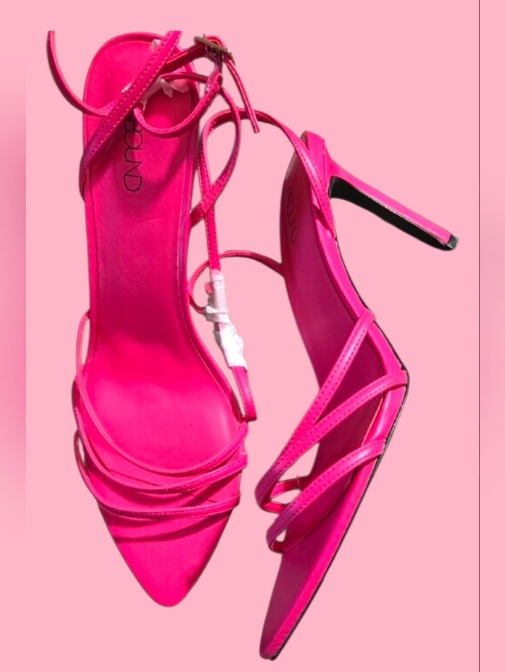 PINK HEELS - Picture 2 of 2